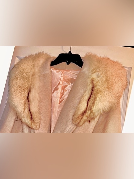 Windsor Jackets & Blazers - Vintage 1940’s Genuine Blonde FOX FUR Princess Wool Coat! Peach Satin Lining.